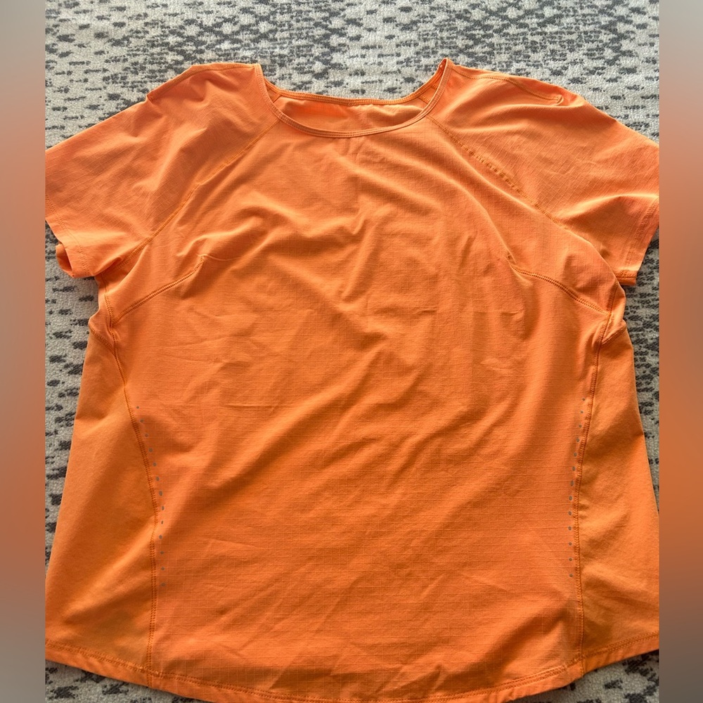 Lululemon lightweight stretch running shirt